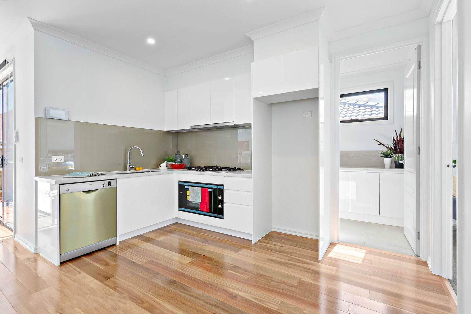 Located in Box Hill High School Zone! Paramount Residential Real