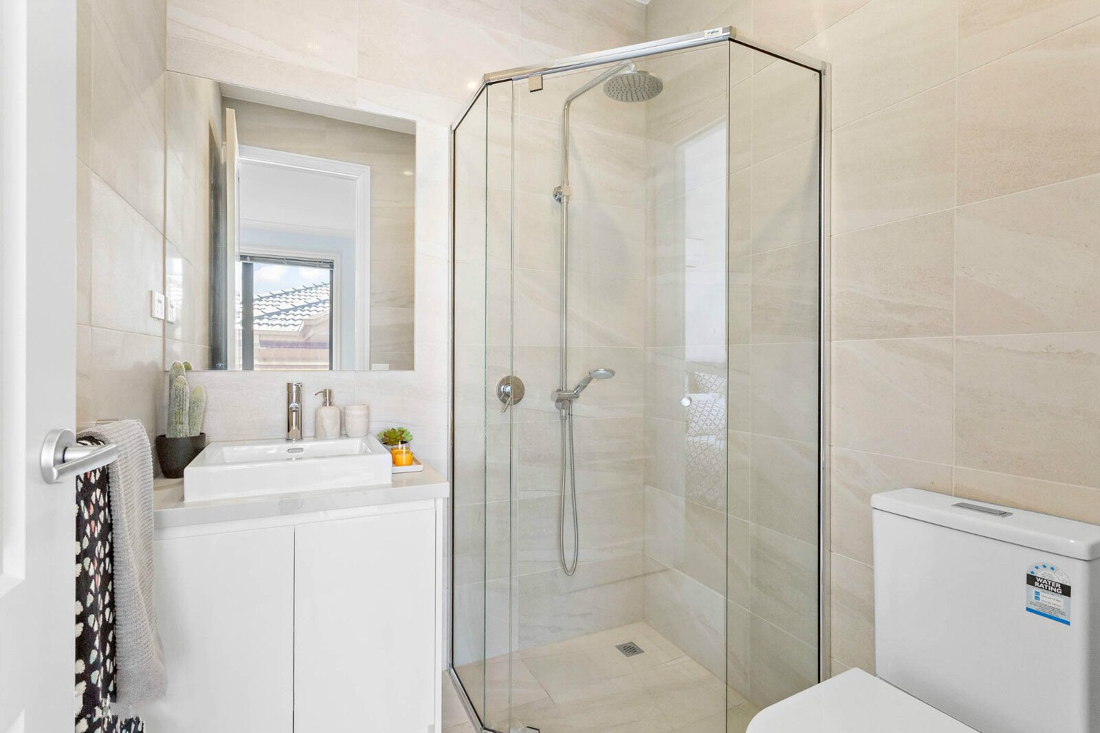 Located in Box Hill High School Zone! Paramount Residential Real